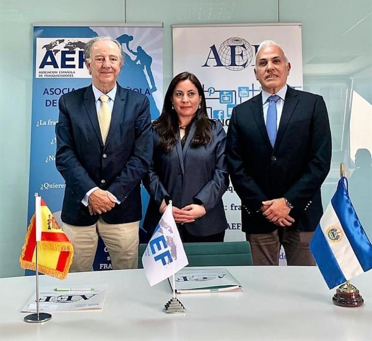 La AEF y Front Consulting El Salvador  unen sus fuerzas en materia de franquicia.
